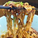 麺や一芯 - 20241230汁なし担々麺ごま・麺リフト