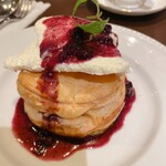 アメリカンクラブハウス - アップルパイ（ブルーベリーソース）