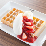 Mezondo jiji - Brussels Waffle~ブリュッセルワッフル~ストロベリー Strawberry Waffle