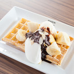 Mezondo jiji - Brussels Waffle~ブリュッセルワッフル~チョコバナナ&カスタード Chocolate Banana & Custard Waffle