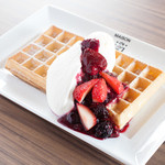 Mezondo jiji - Brussels Waffle~ブリュッセルワッフル~ミックスベリー Mix Berry Waffle