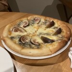 Apero Bonsoir - イチジクとゴルゴンゾーラのピッツァ