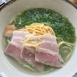 みなと食堂 - アーサーそば  面にもアーサーが練り込まれて、口の中が海になる