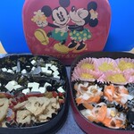 増友商店 - ふたつ目のお重（黒豆とクリームチーズ ・蓮根きんぴら・栗きんとん・ナッツ入り紅白ラペ）