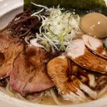 三乃和 - 「濃厚黒マー油らーめん(900円)」、「特製(250円)」