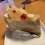 プティ・グレーヌ - 紅茶と洋梨のショートケーキ 480円