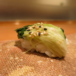 鮨 おさむ - 貝割れ昆布締め。