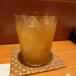 鮨 おさむ - 山口酒造の庭のうぐいす濁り梅酒。