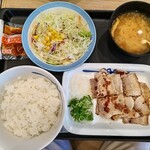 松屋 - 料理写真:厚切り豚焼肉定食 890円