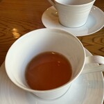 バンダラ ランカ - 2杯目は少量　違う種類の紅茶を入れてくれはる