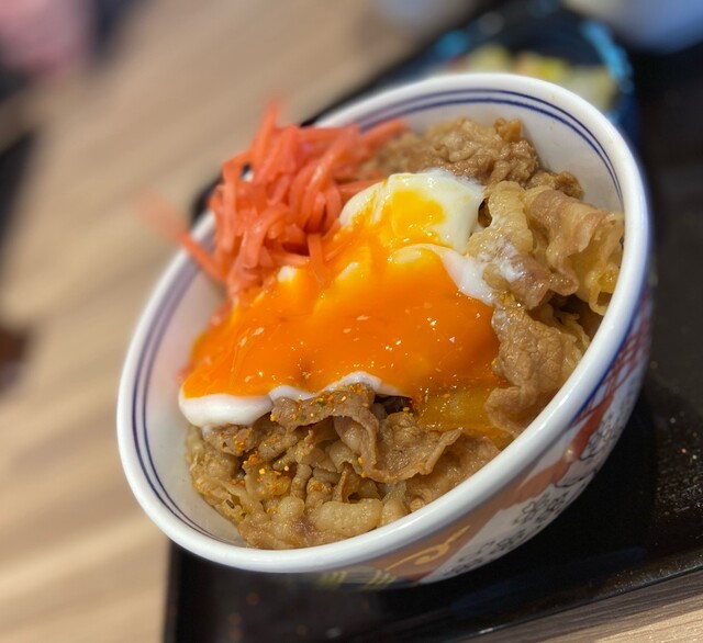 吉野家 4号線松森店 - 黒松（牛丼）の写真