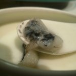 老香港酒家京都 - 白玉入り杏仁デザートスープ