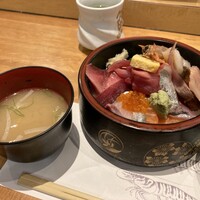 鮨政 西口店 - ちらし具の大盛り　1300円
