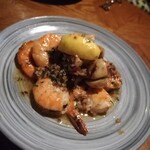 QUAYS pacific grill - 