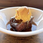 OvenBird BAKE & TEA - スティッキートフィープディング