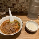 Renge no Gotoku - これです。担々麺油淋鶏ラーメン。