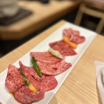 宗寿苑 - 左から　クラシタロース、イチボ、ジョウカルビ、うちもも、バラスジ