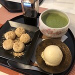 和cafeちゃちゃ - 黒蜜で食べる白玉きなこアイスクリーム付き、お抹茶