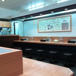 Asakusa Ramen - コの字型カウンター席、壁面カウンター席（H26.5.19撮影）