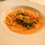agora - メイン　海老とほうれん草のトマトクリームパスタ