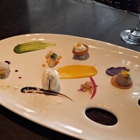 DINING & BAR TABLE 9 TOKYO - 