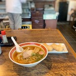 新とみ - ラーメンセット（いなり2ヶ）