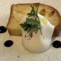 GLICINE di ACQUA PAZZA - アミューズ　チーズのムース