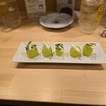 カジュアルフレンチBar 7FUKU - シャインマスカットとチーズ