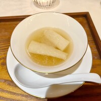 赤坂 桃の木 - 海燕の巣と干し貝柱、衣笠茸の上湯スープ