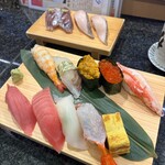 沼津魚がし鮨 流れ鮨 - 