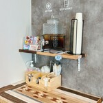 POKE+ - 店内　セルフドリンクコーナー