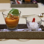 トゥ・ラ・ジョア - 野菜の一皿　（黒毛和牛の脛肉スープと雪下人参のピューレ　フライドオニオン添え、イベリコ豚のパリパリ生ハムとトマトのシャーベット（天使の涙）　(2014/05)