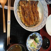 うなぎ割烹 大江戸 - 赤だしとお漬物(おいしい)