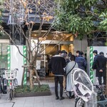 あさひ町内会 - 店の外観、大晦日と言う今年最後の営業だったからなのか、めっちゃ人が並んでました！