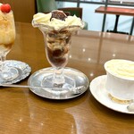 カフェ＆バー　ウミノ - 