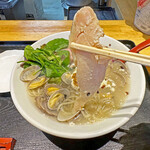 超純水採麺 天国屋 - 「鶏胸肉チャーシュー」