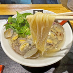 超純水採麺 天国屋 - 平打ちの中細ストレート麺