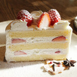 スパイスカフェ - 2024年クリスマスランチコース(7000円)の苺ショートケーキ