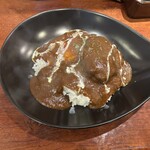 ラ・リーモ - 温泉卵付きのハンバーグカレー