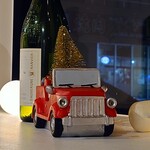 洋食屋 FUKU - お店の窓ぎわの飾り