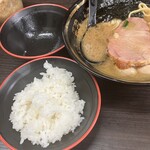 横濱家系ラーメン 勝鬨家 - ライスおかわりおじさん