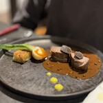 LAINE INAMURAGASAKI - 肉料理　仔牛のロースト