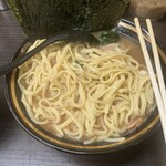 横濱家系ラーメン 勝鬨家 - 具をスープに沈め温める作戦