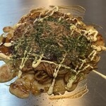 てんしん - モダン焼き　ソース、マヨネーズ等かけたver.