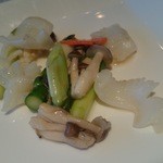 中国レストラン 胡蝶花 - 紋甲イカとグリーンアスパラの炒め