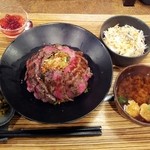 佰食屋 - 国産牛ステーキ丼定食