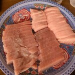 森田水産 那珂湊本店 - 右上が、本マグロの大トロ