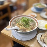 ラーメン 天 - Bセット (ラーメン(大)、ライス、餃子(7コ入)) 1,050円 