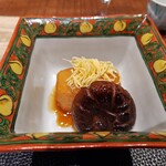 傳 - [2024年12月 訪問]海老芋とどんこの甘辛煮。