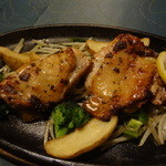 洋食屋ZEN - ⑧岩手あべ鶏のスパイシーレモンソテー